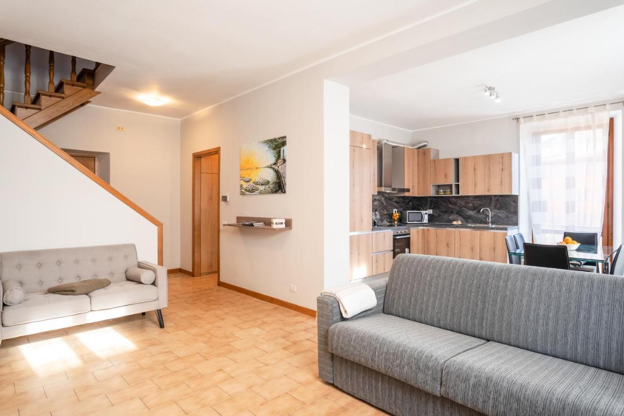 Apartamento Le Tre Ninfee Di Pusiano! Free Parking Exterior foto