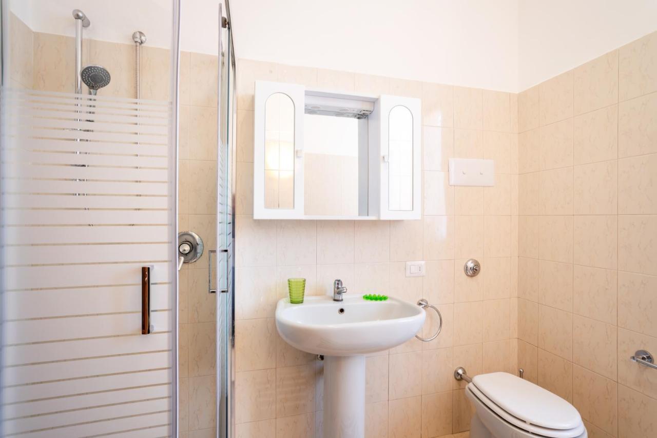 Apartamento Le Tre Ninfee Di Pusiano! Free Parking Exterior foto