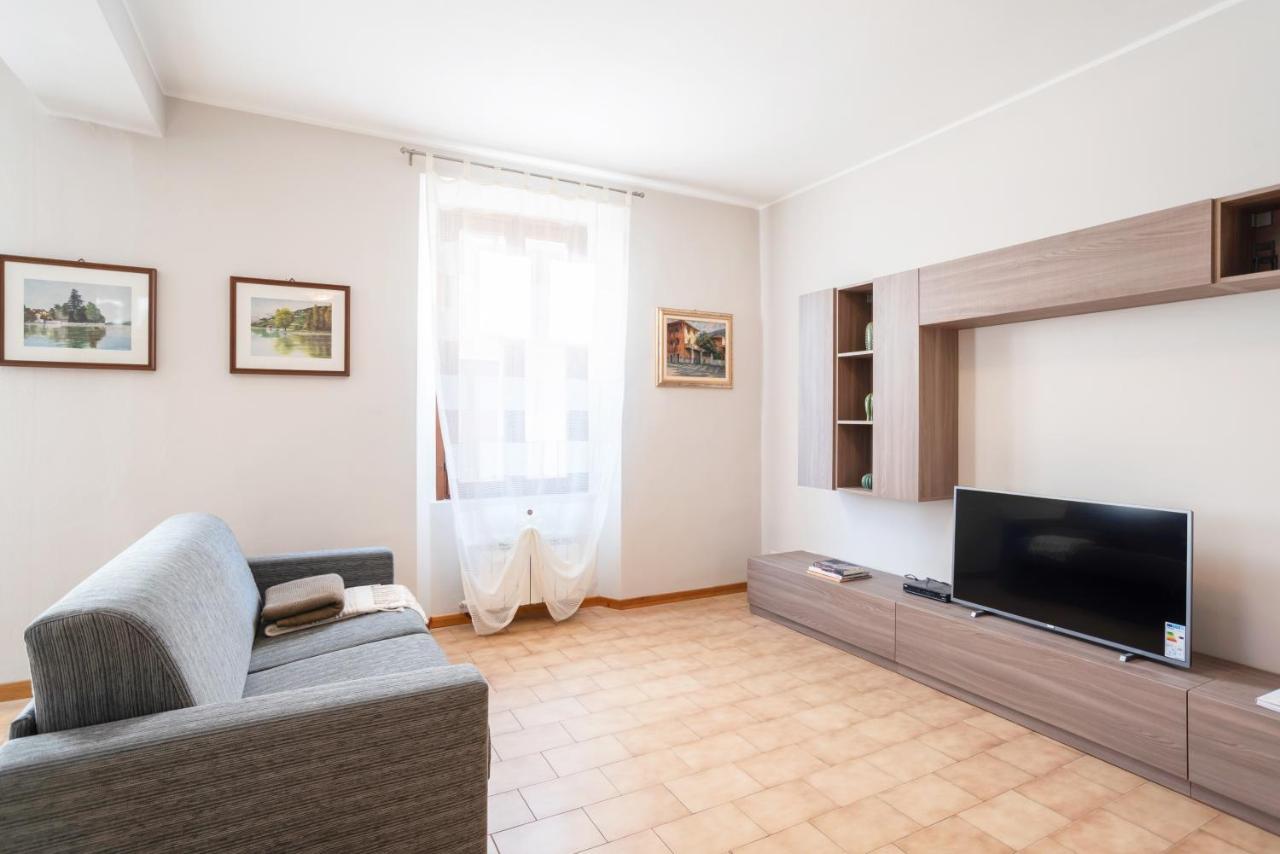Apartamento Le Tre Ninfee Di Pusiano! Free Parking Exterior foto